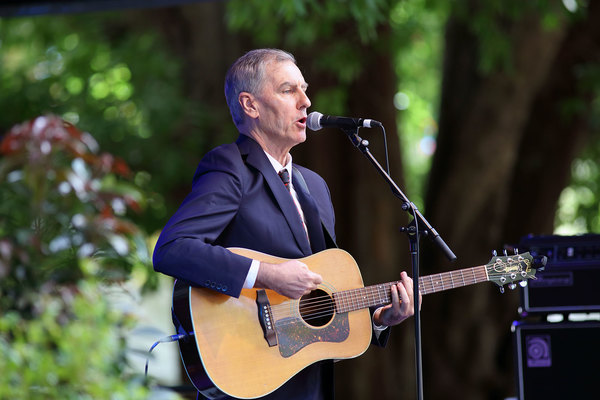 Robert Forster w/ Jherek Bischoff and Zephyr String Quartet (Tony Lewis)